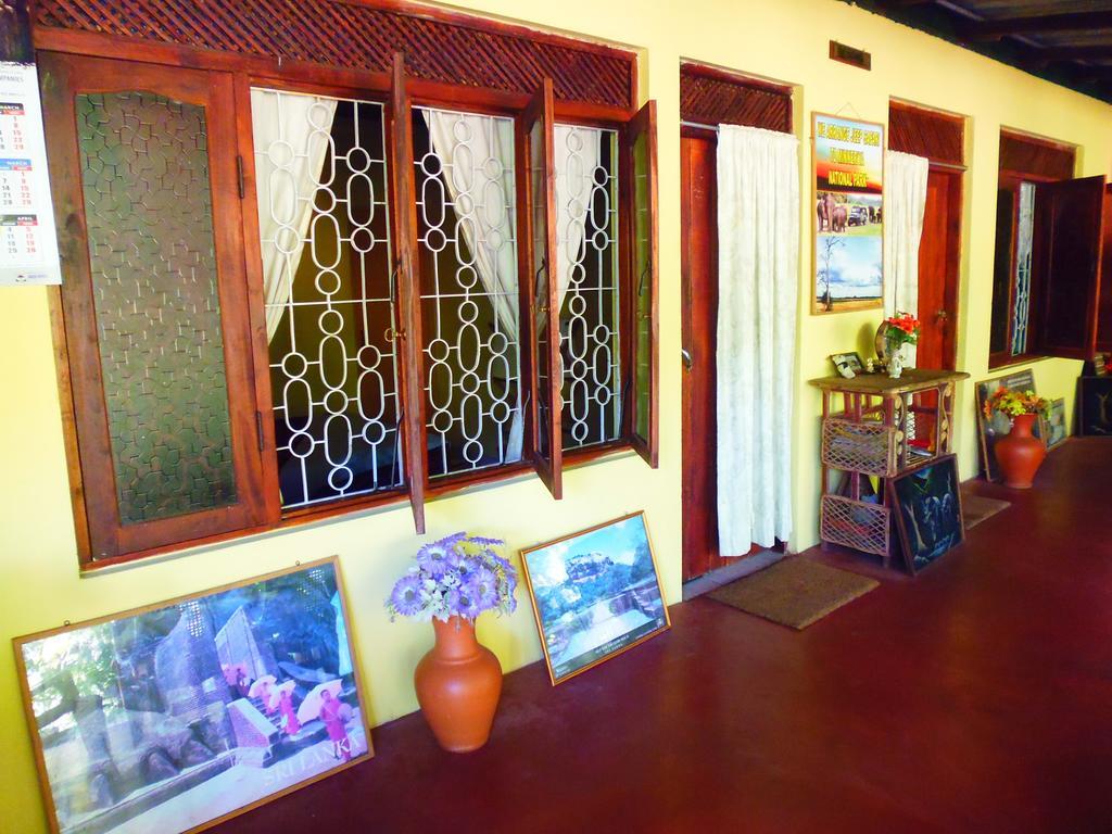 The Nilmini Lodge سيغيرِيا المظهر الخارجي الصورة