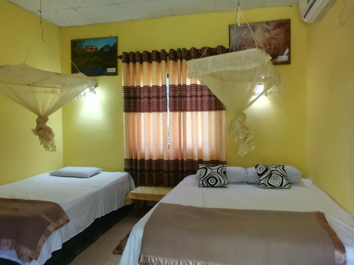 The Nilmini Lodge سيغيرِيا المظهر الخارجي الصورة